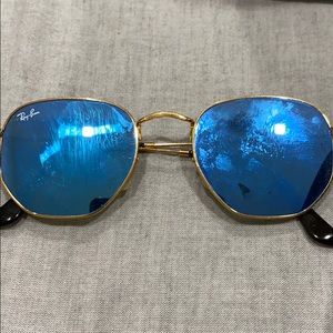 Hexogonal ray ban sunglasses